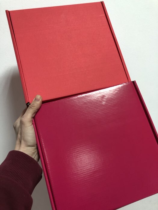 Фотография покупателя товара Коробка самосборная, красная, для подарков, хранения и отправки посылок, 23×23×8 см - Фото 9