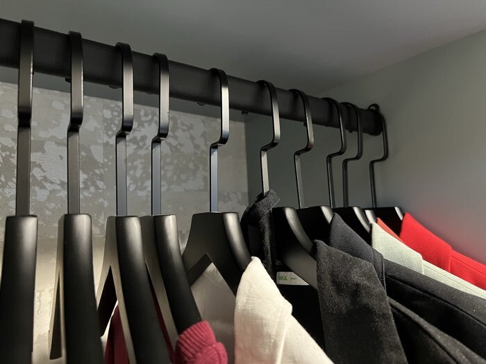 Фотография покупателя товара Плечики - вешалка для одежды LaDо́m Black Lotus, 38.5×1.6×26.5 см, длинный крюк, широкие плечики - Фото 1