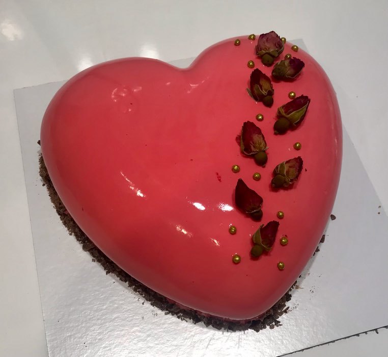 Фотография покупателя товара Форма для выпечки и муссовых десертов KONFINETTA «Сердце», силикон, 26×26×6 см, цвет белый - Фото 6