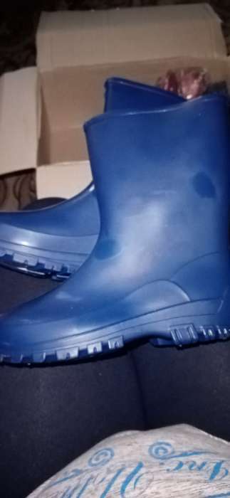 Фотография покупателя товара Сапоги детские, цвет МИКС, размер 35 - Фото 1