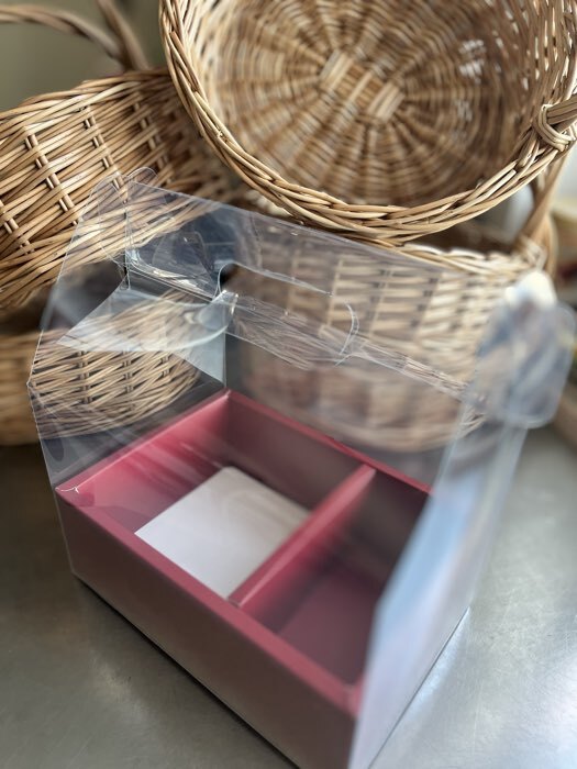 Фотография покупателя товара Коробка с PVC для цветов и десертов 26×18×30 см, красный - Фото 1