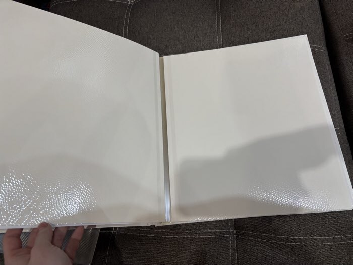 Фотография покупателя товара Фотоальбом магнитный на 20 листов «Малыш-жираф с сердечками», кожзам, в коробке, 2.6×32×33.5 см - Фото 6