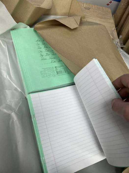 Фотография покупателя товара Тетрадь 12 листов в линейку «Зелёная обложка», плотность 65 г/м² - Фото 2