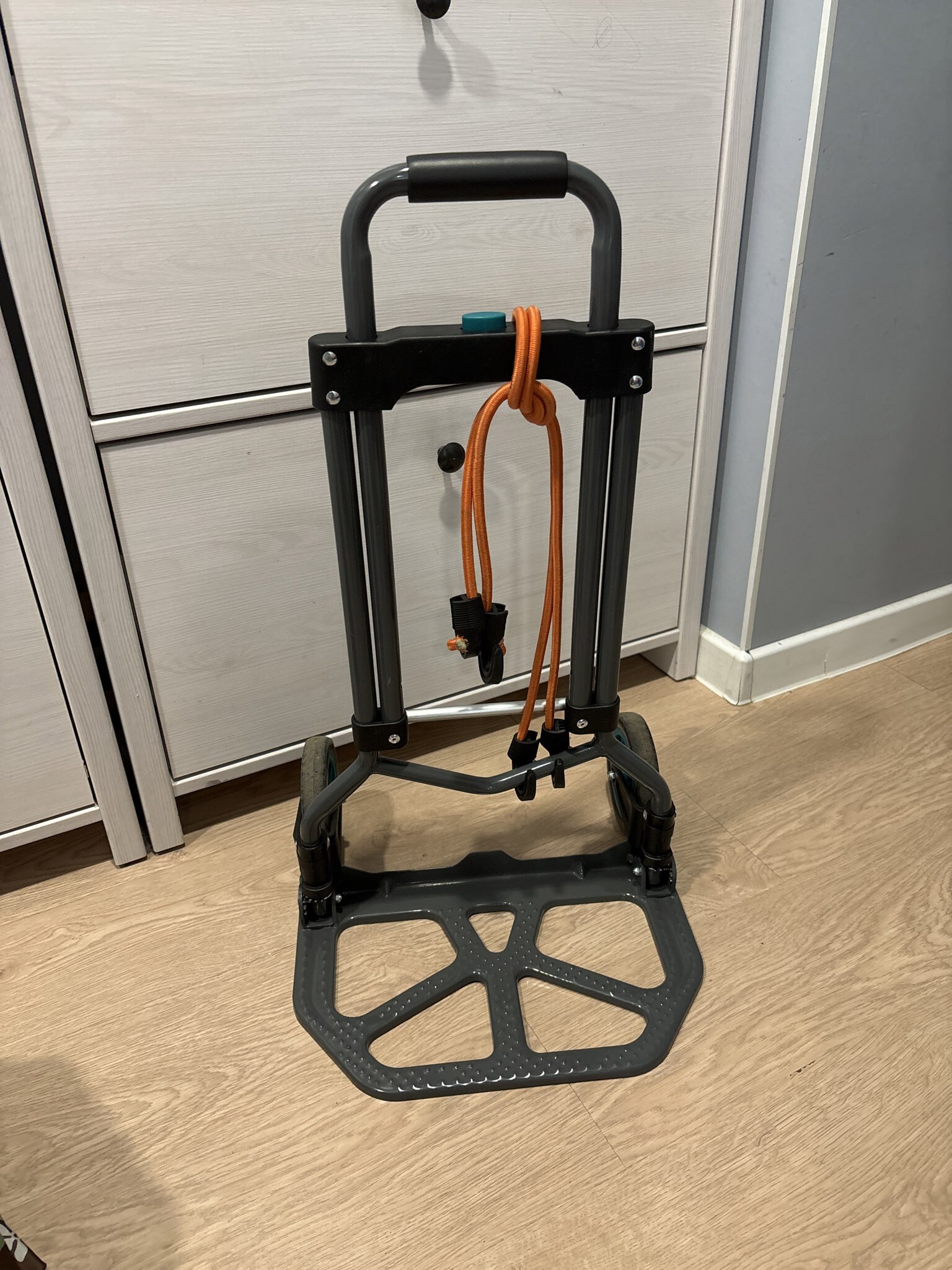 Фотография покупателя товара Тележка ручная хозяйственная, двухколёсная, нагрузка до 60 кг, складная, грузовая, Greengo - Фото 1