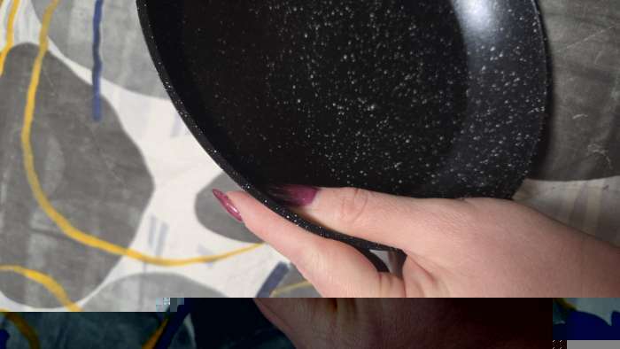 Фотография покупателя товара Сковорода Доляна «Первый дом», d=20 см, h=4 см, антипригарное покрытие, индукция, кованый алюминий, чёрная - Фото 5