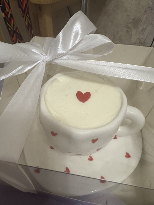 Фотография покупателя товара УЦЕНКА Чайная пара 320 мл "Любовь" ручная роспись, блюдце 16*1,5 кружка 12,5*9,5*7,5 - Фото 2