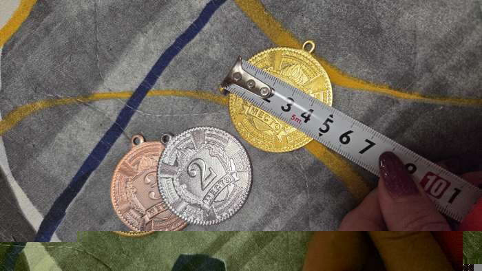 Фотография покупателя товара Медаль призовая 197, d=5 см 1 место. Цвет золото. Без ленты - Фото 2