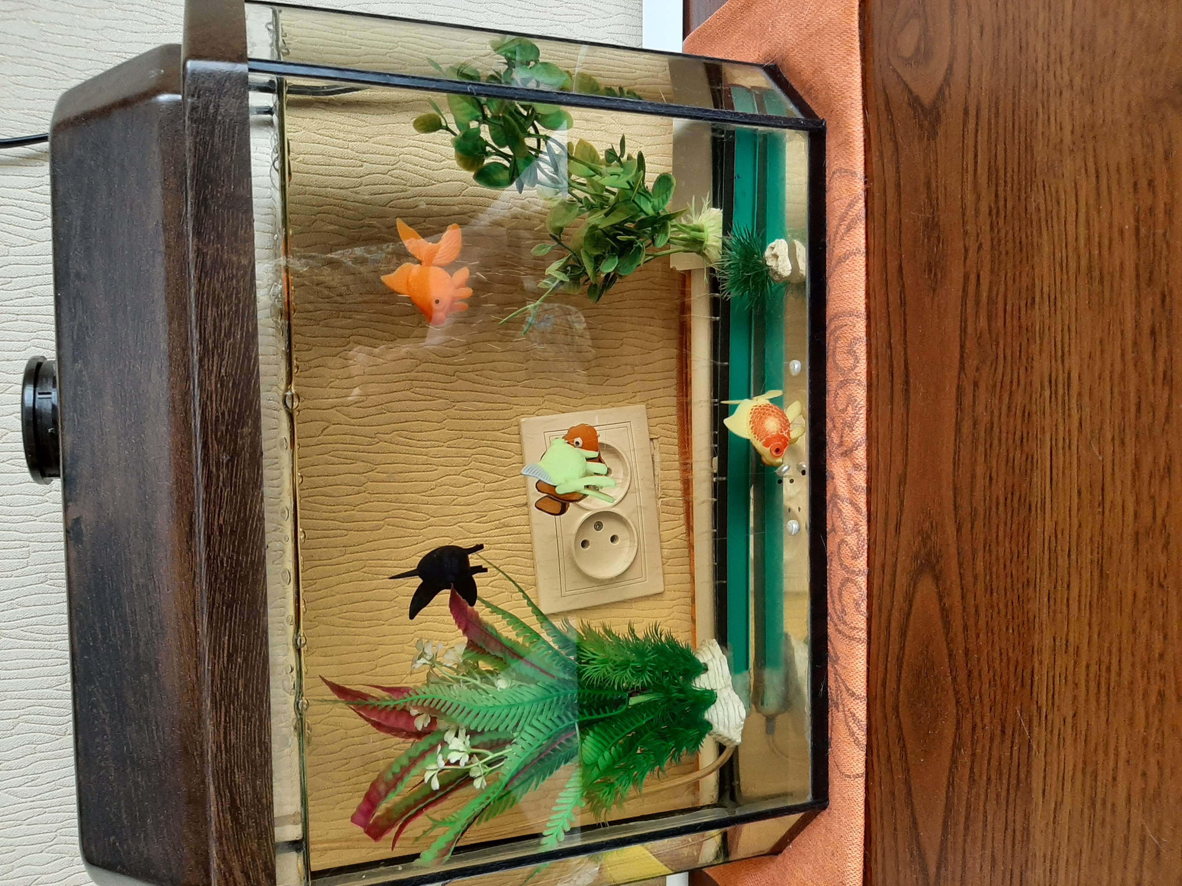 Фотография покупателя товара Декор для аквариума "Рыбки", (набор 4 шт.), 5,5 х 4,2 х 1,7 см - Фото 7