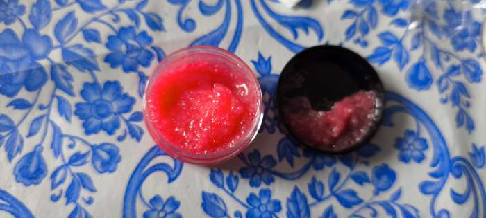 Фотография покупателя товара УЦЕНКА Скраб для губ «Манго», 10 г - Фото 4