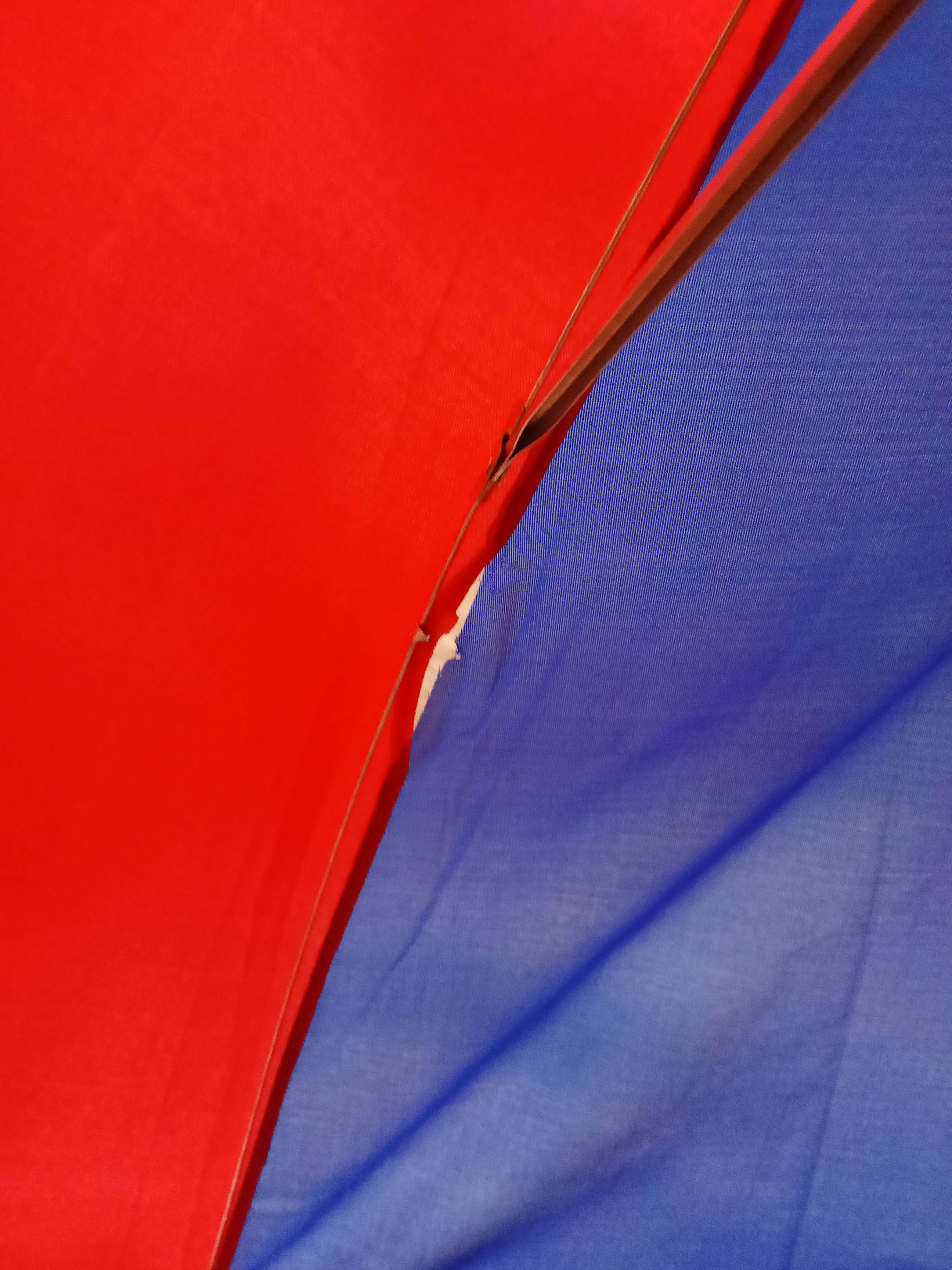 Фотография покупателя товара Зонт-трость «Радуга», полуавтоматический, со свистком, R=38см, цвета МИКС - Фото 9