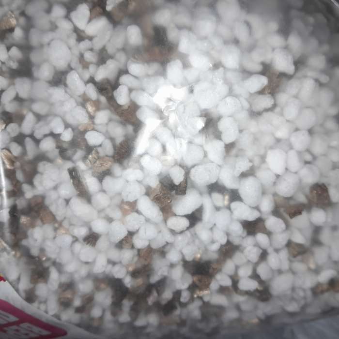 Фотография покупателя товара Смесь Вермикулит и Перлит «Рецепты Дедушки Никиты» 1 л. - Фото 1