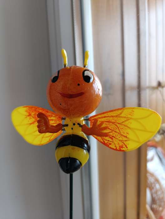 Фотография покупателя товара Штекер садовый «Пчёлка Жужа», 14×10 см, h=40 см, МИКС, Greengo - Фото 1