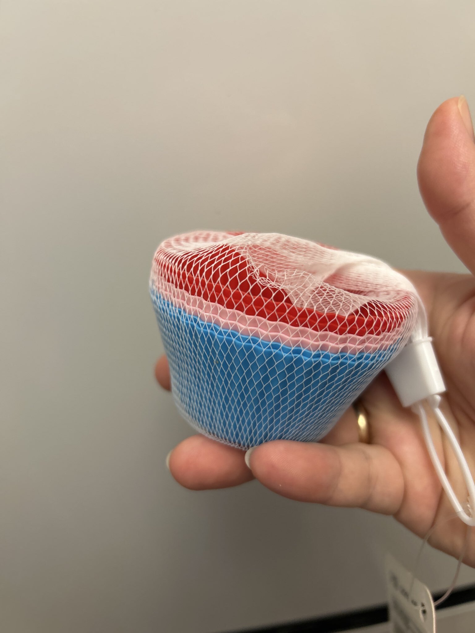 Фотография покупателя товара Формы для выпечки кексов Доляна «Риб.Круг», силикон, 7×3.3 см, набор 6 шт., зеленый, бордовый, светло-серый - Фото 1