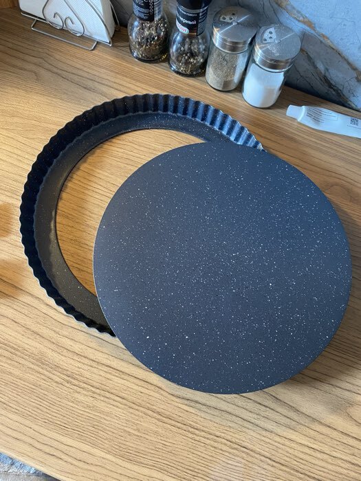 Фотография покупателя товара Форма для выпечки Доляна, d=28 см, съёмное дно, антипригарное покрытие, серая - Фото 1