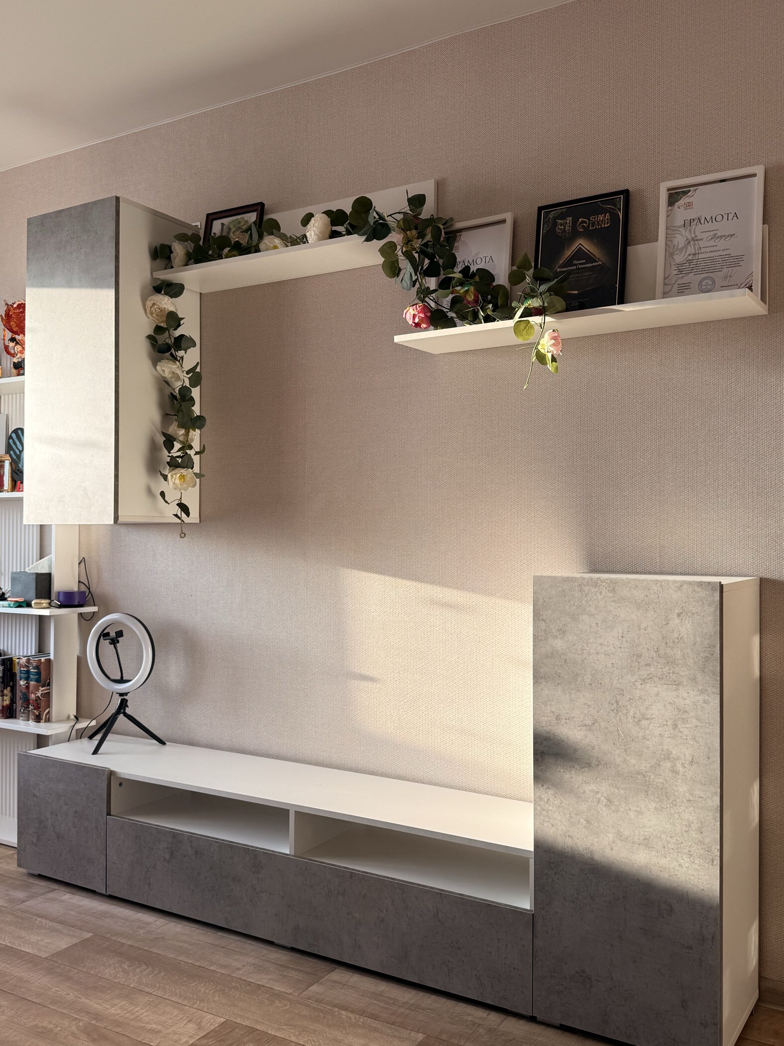 Фотография покупателя товара Гостиная «Лира», 2130×1680×350 мм, цвет Белый/ Белый глянец МДФ - Фото 5