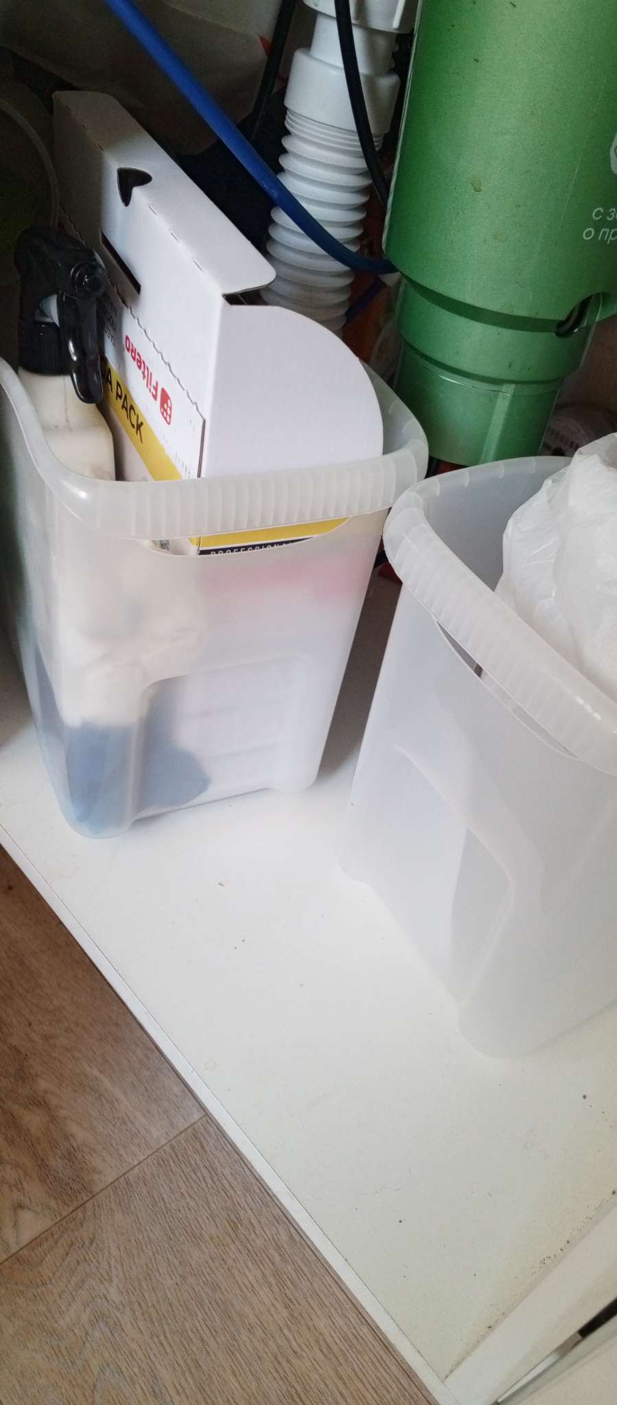 Фотография покупателя товара Контейнер для хранения Альт-Пласт, 10 л, пластик, 46×16×23.5 см, на колесиках, прозрачный - Фото 2