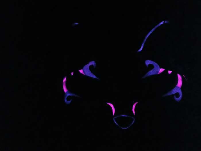 Фотография покупателя товара Краска акриловая люминесцентная (светящаяся в темноте), LUXART Lumi, 20 мл, розовый, небесно-голубое свечение (L10V20) - Фото 3