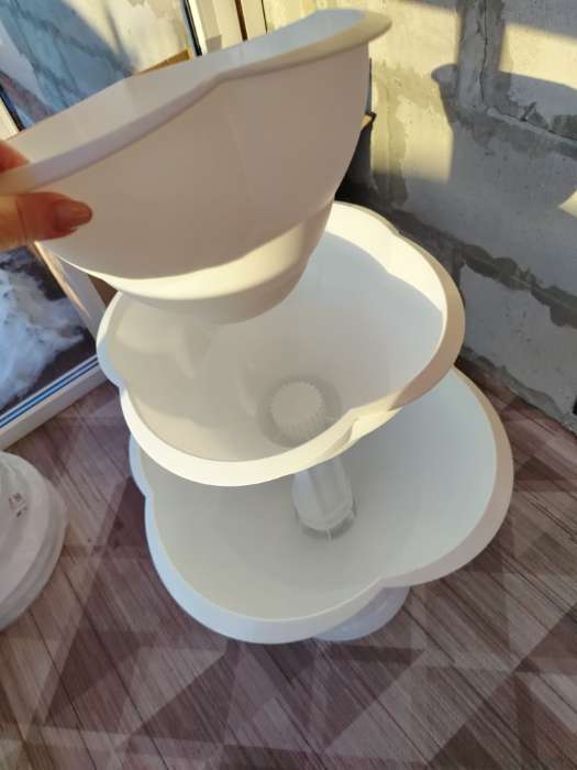 Фотография покупателя товара Клумба пластиковая, 3 яруса, d=27–40–55 см, высота бортика 90 см, белая, «Водопад» - Фото 17