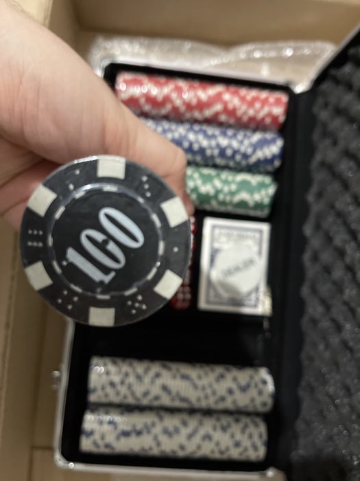 Фотография покупателя товара Покер в металлическом кейсе (2 колоды, фишки 300 шт с/номиналом, 5 кубиков), 21 х 39.5 см - Фото 4