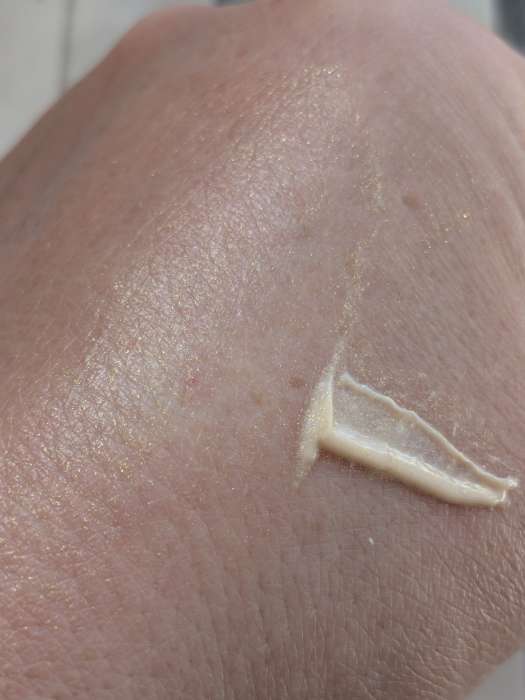 Фотография покупателя товара Крем парфюмированный для тела с BB эффектом и шиммером (блёстками), 250 мл - Фото 2