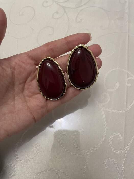 Фотография покупателя товара Серьги «Винтаж», капля, бордовые в золоте - Фото 1