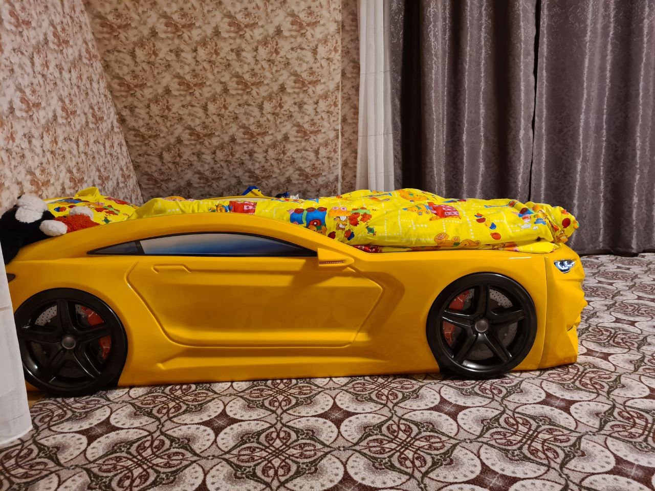 Фотография покупателя товара Кровать Romeo, мультибренд, цвет жёлтый, фары, матрас - Фото 1