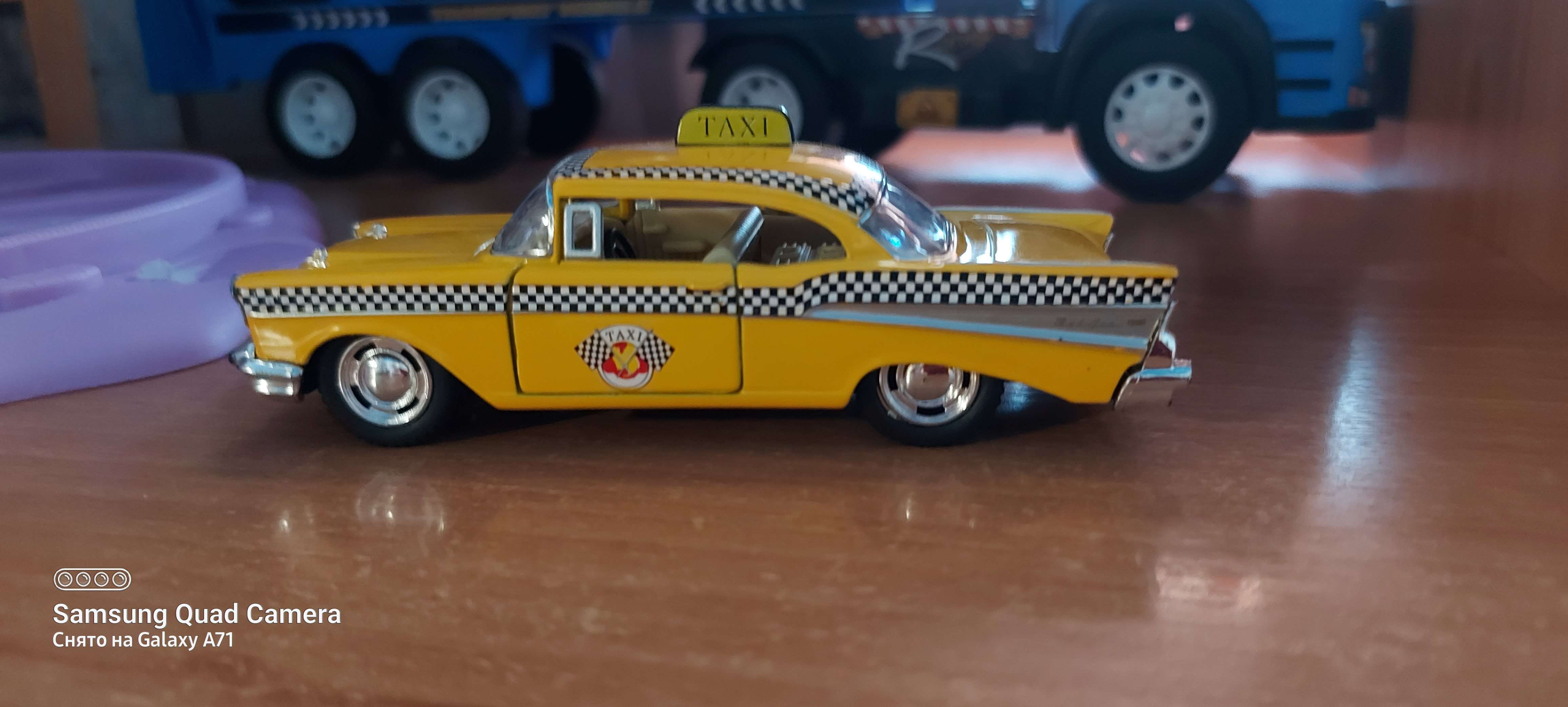 Машина металлическая 1957 Chevrolet Bel Air (Такси), 1:40, открываются  двери, инерция (7601534) - Купить по цене от 311.00 руб. | Интернет магазин  SIMA-LAND.RU