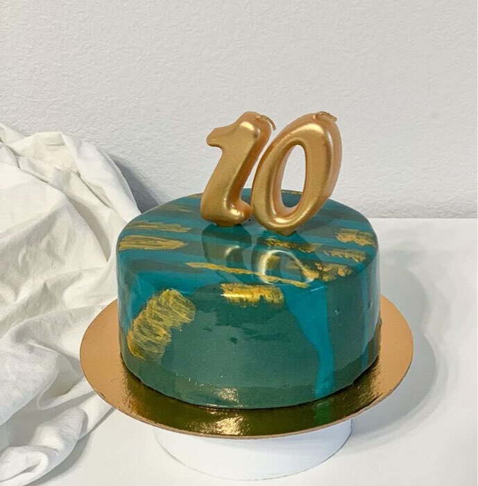 Фотография покупателя товара Свеча в торт «Цифра 1», золотая, 6.5 см - Фото 1