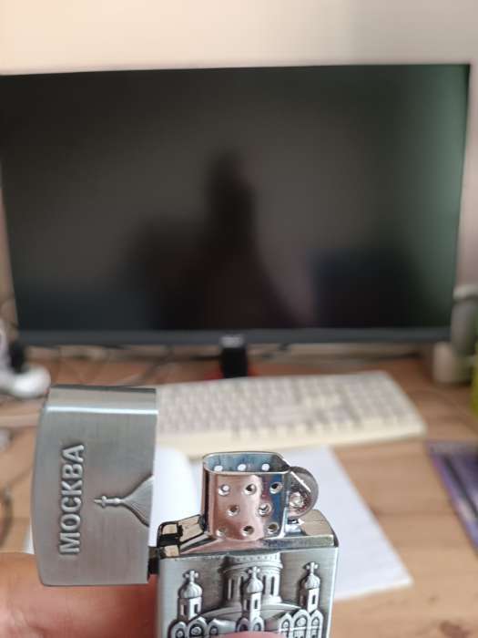 Фотография покупателя товара Зажигалка газовая «Москва», металлическая, пьезо, 5.5×4 см, серебро - Фото 3