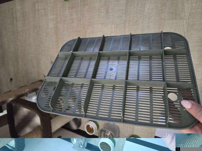 Фотография покупателя товара Туалет для кошек «Сима» FIX, 29×38×10.5 см, с сеткой, пластик, синий - Фото 3