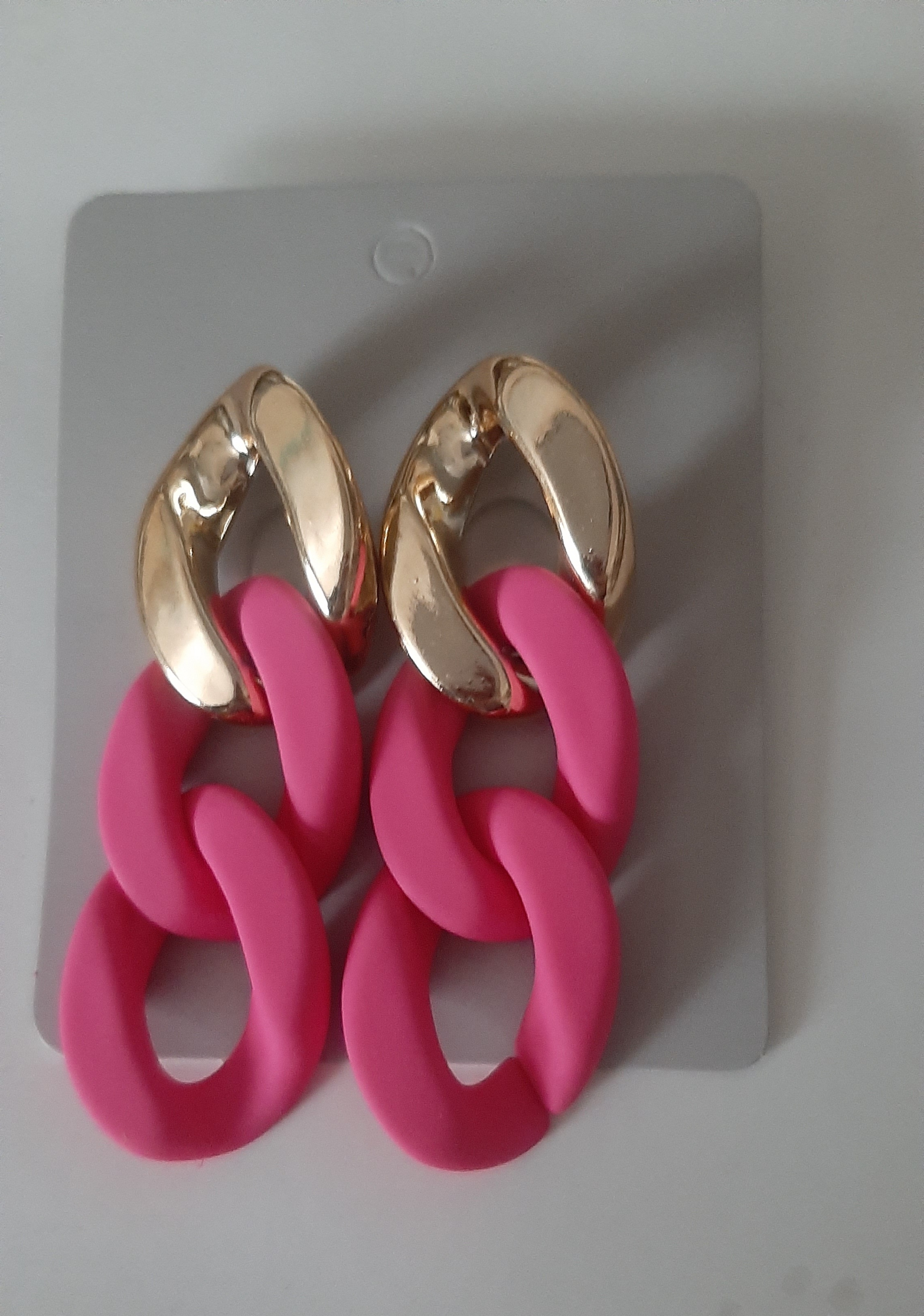 Фотография покупателя товара Серьги пластик «Цепь» дива, цвет ярко-розовый в золоте - Фото 2