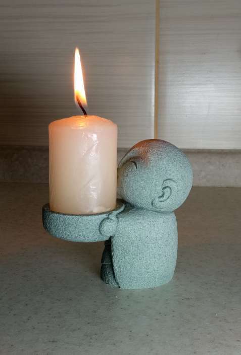 Фотография покупателя товара Подсвечник на 1 свечу песчаник «Маленький монах», d=4 см, 6×9×8.5 см - Фото 3