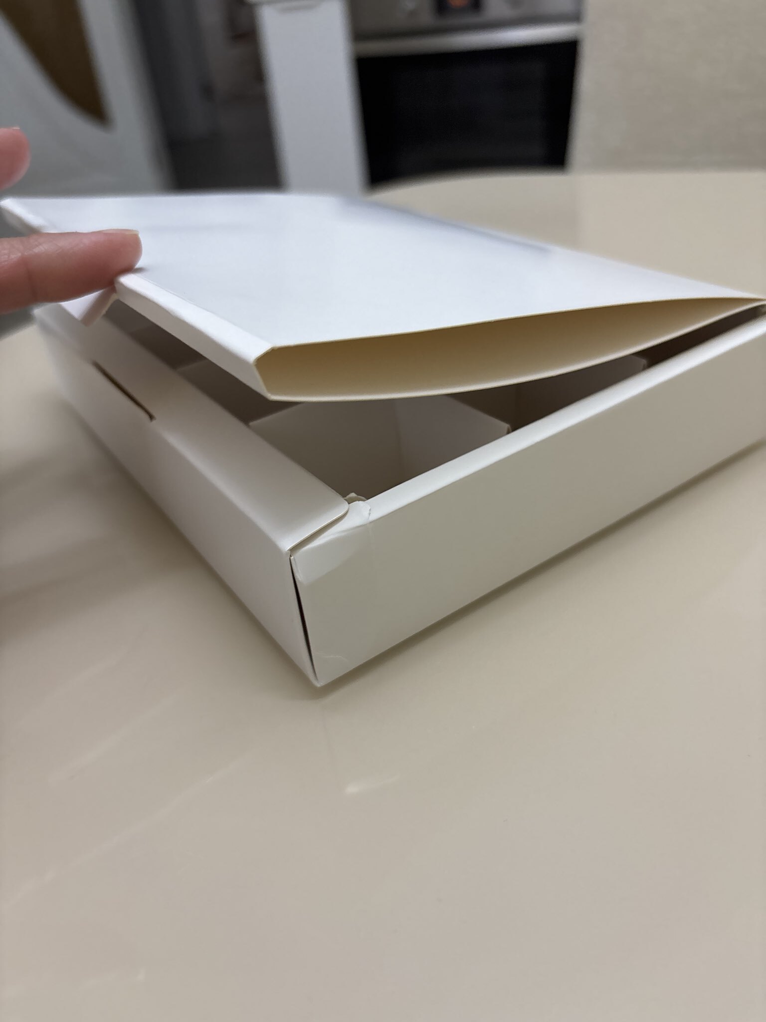 Фотография покупателя товара Коробка для 12 конфет, белая с откидной крышкой, 19×15×3.5 см - Фото 61