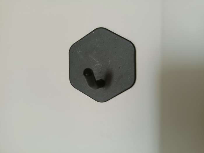 Фотография покупателя товара Крючки самоклеящиеся Stölz «Классика», 2 шт., квадрат, 4.4×4.4×3 см, чёрные - Фото 1