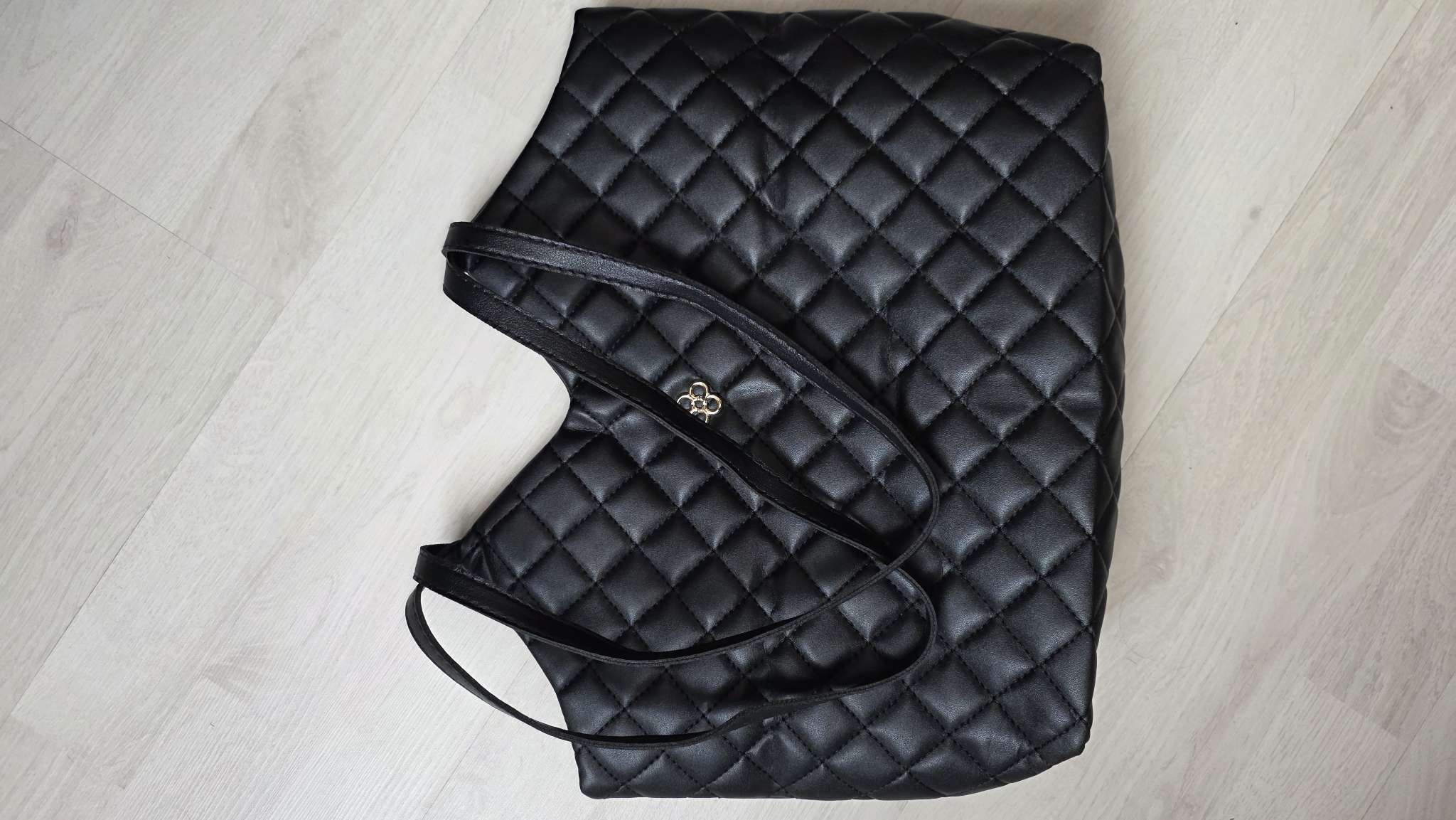 Фотография покупателя товара Сумка - шоппер женская на магните, 30×9×29 см, бежевая - Фото 2