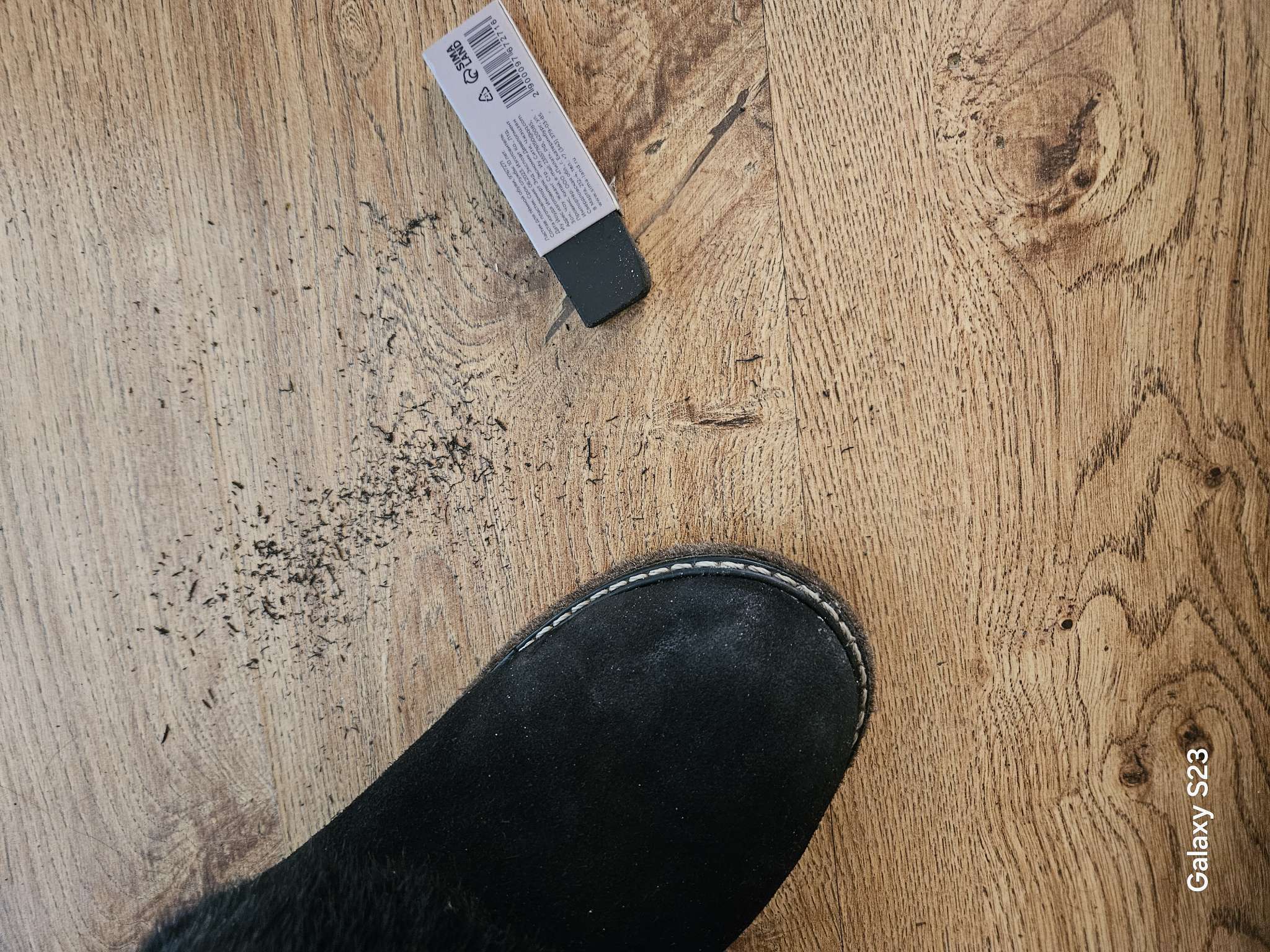 Фотография покупателя товара Ластик для чистки тёмной обуви LaDо́m, 7.5×2.5×1.5 см, чёрный - Фото 3