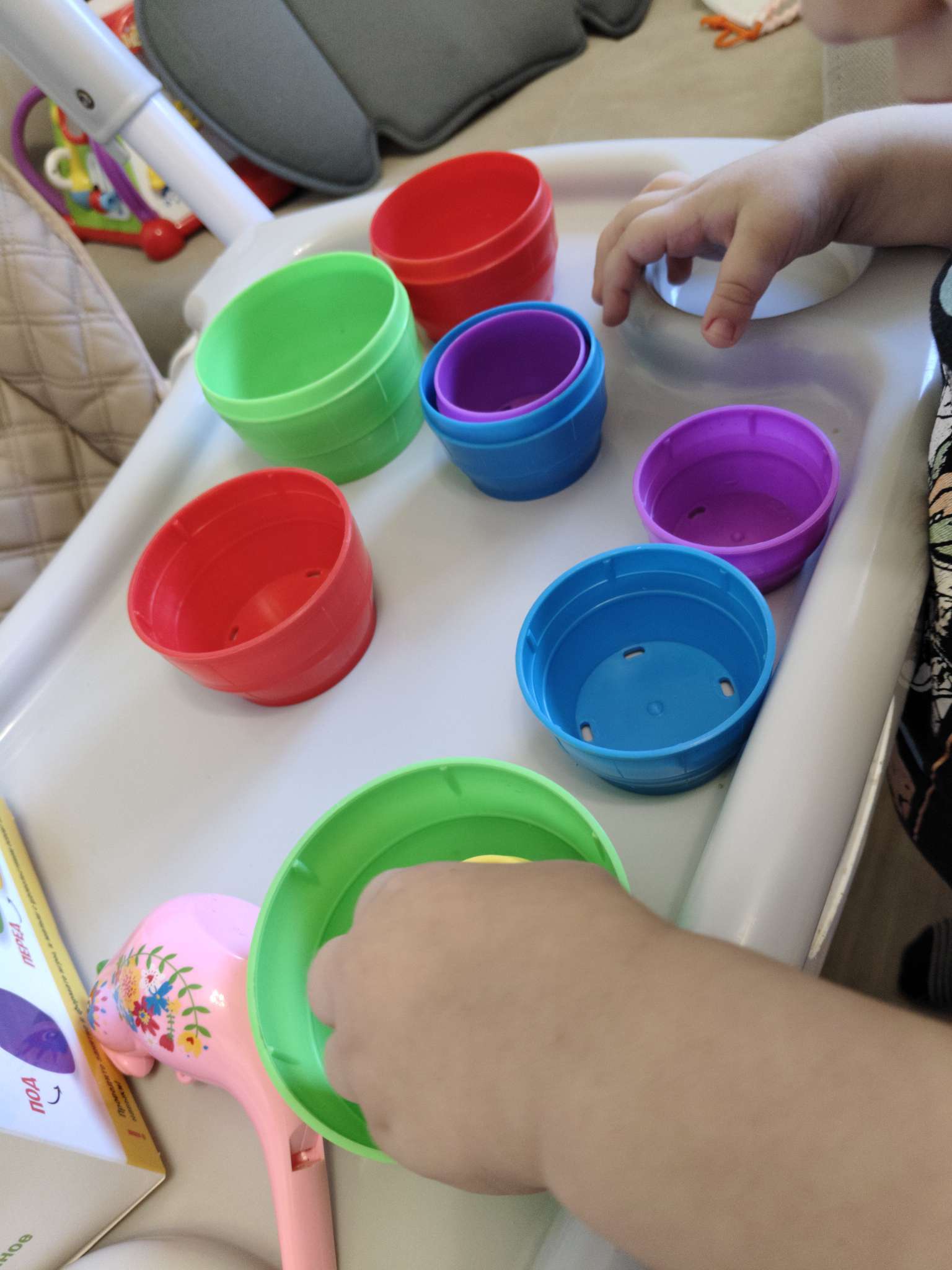 Фотография покупателя товара Развивающий набор «Цветные бочонки», по типу матрёшки, набор маркеров, карточки пиши-стирай - Фото 1