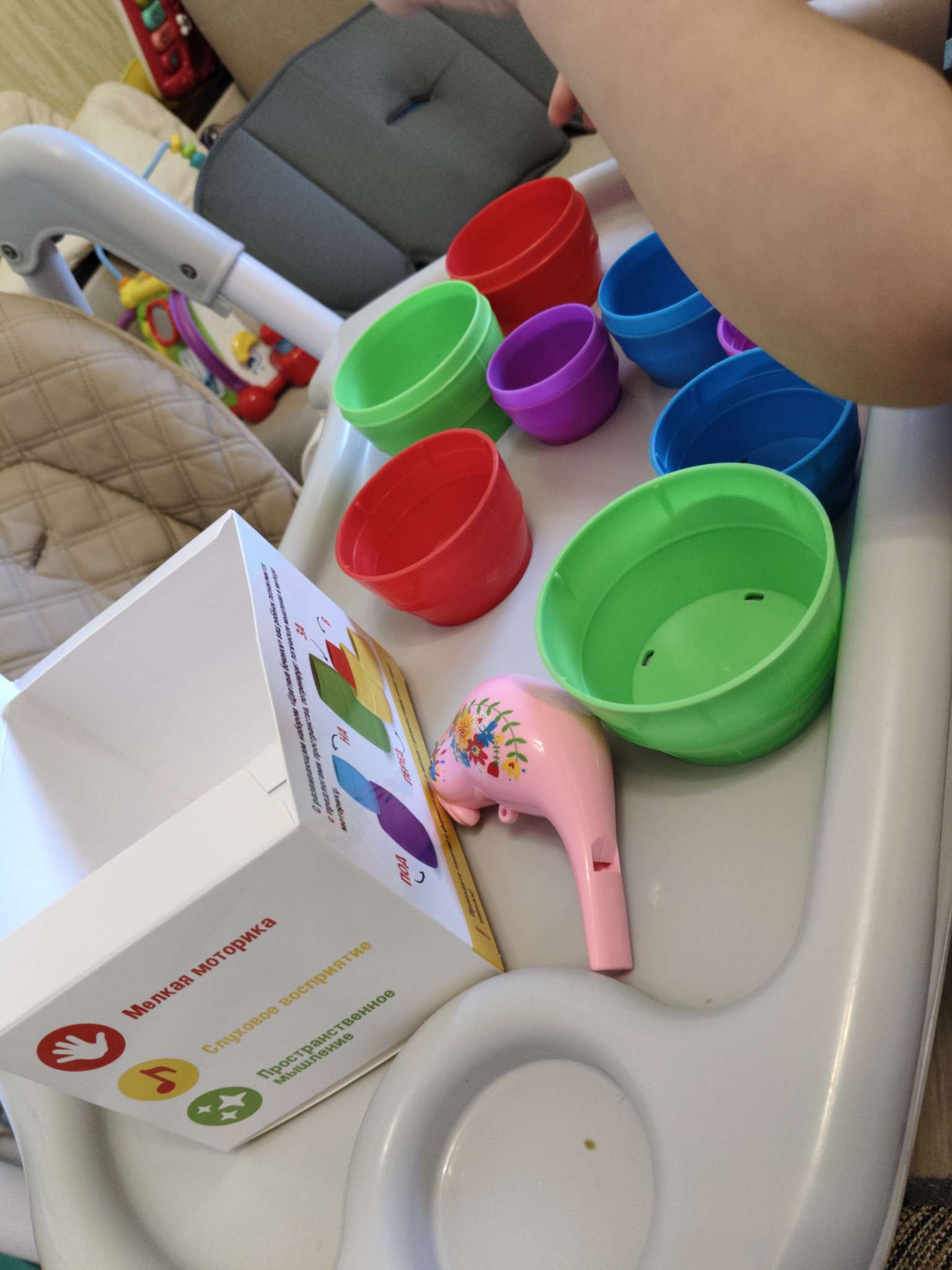 Фотография покупателя товара Развивающий набор «Цветные бочонки», по типу матрёшки, набор маркеров, карточки пиши-стирай - Фото 2