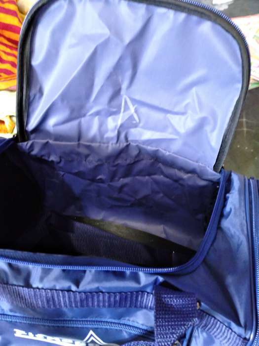 Фотография покупателя товара Сумка спортивная, отдел на молнии, 3 наружных кармана, длинный ремень, цвет синий - Фото 1