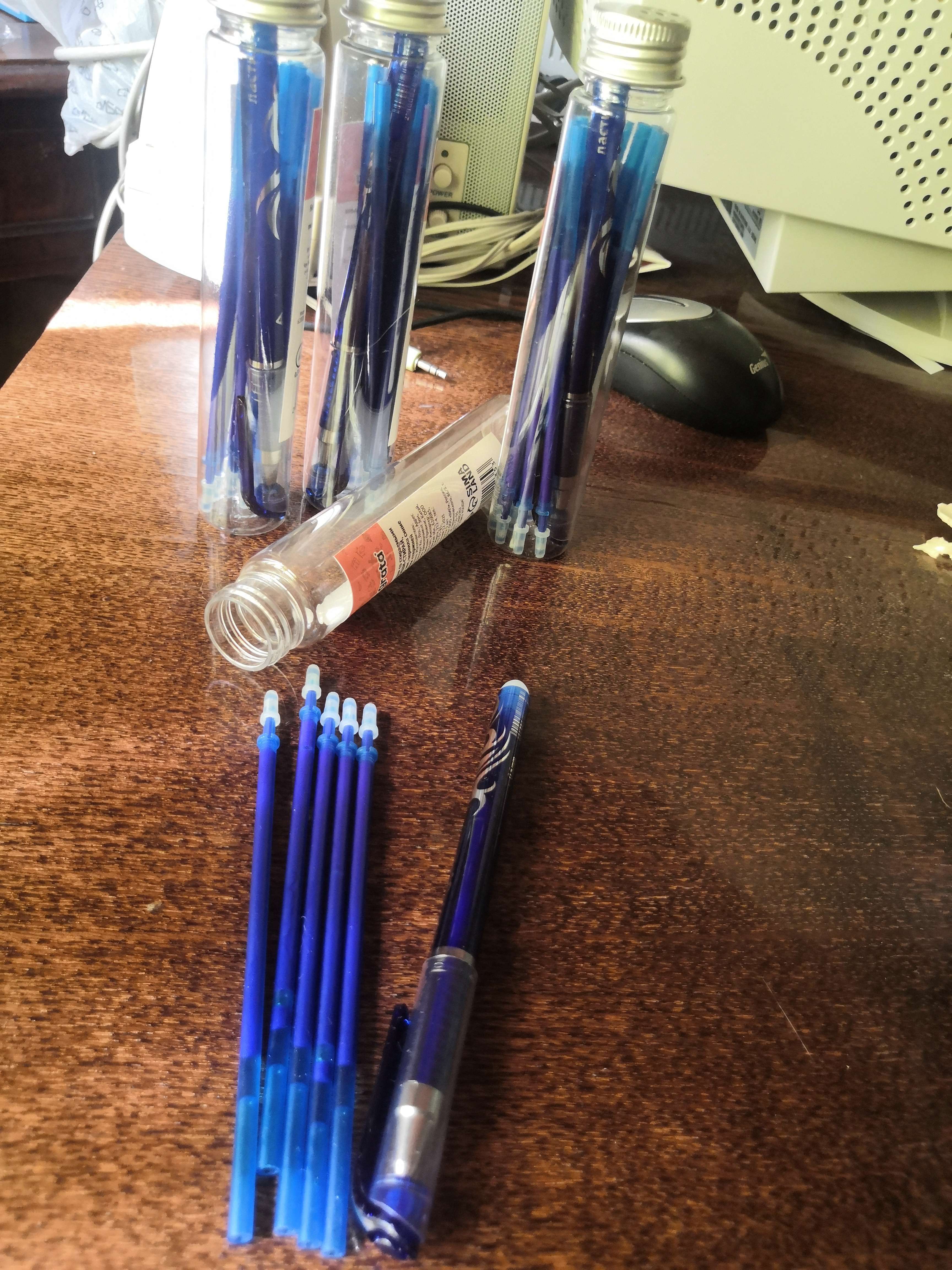Фотография покупателя товара Набор ручка гелевая со стираемыми чернилами, пишущий узел 0.5 мм, чернила синие+9 синих стержней - Фото 61