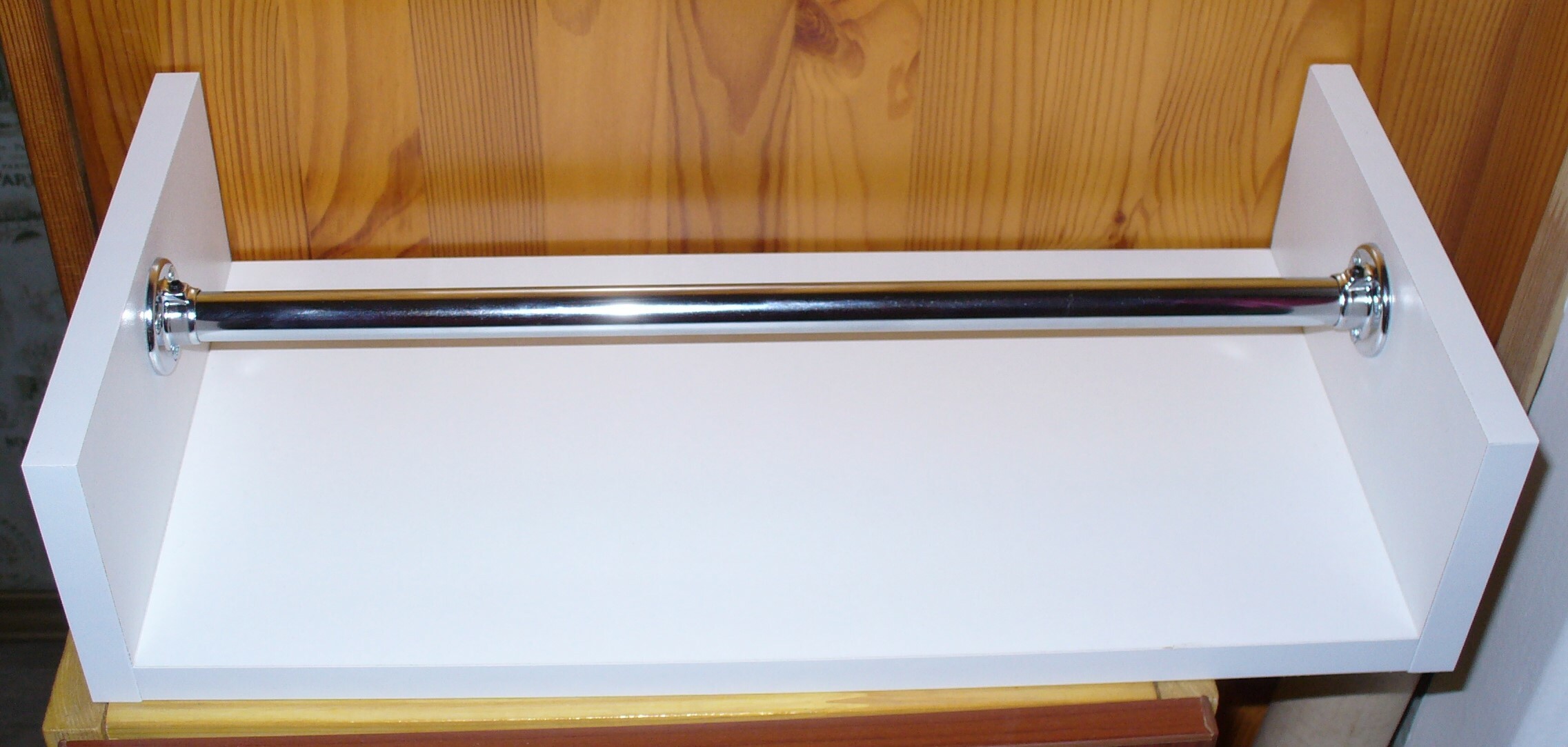 Фотография покупателя товара Полка подвесная Вега 4005 43,2 х 20,1 х 10 см, с держателем полотенец - Фото 2