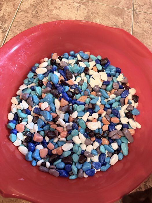 Фотография покупателя товара Грунт для аквариума DECOR DE «Галька цветная», фр. 8-12 мм, белый/темно-синий/изумрудный, 800 г - Фото 6