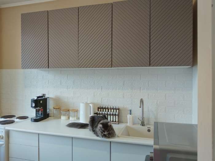 Фотография покупателя товара Кухонный гарнитур трёхуровневый в потолок «Урания», 3000 мм, цвет белый/коричневый софт - Фото 3