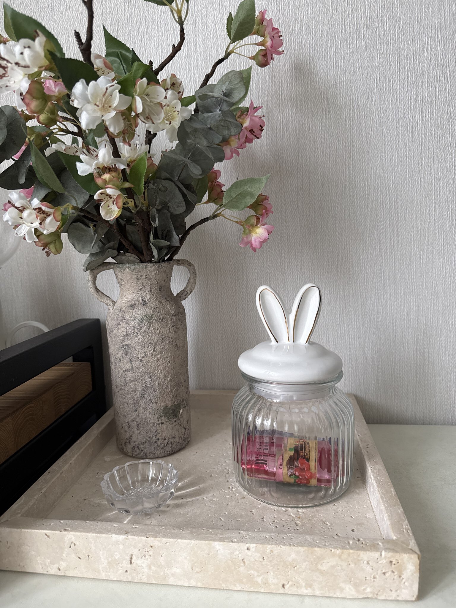 Фотография покупателя товара Банка для сыпучих Доляна «Зайка в золотом», 230 мл, с керамической крышкой, стекло, прозрачная - Фото 1