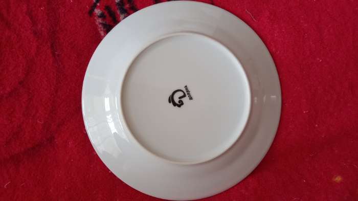 Фотография покупателя товара Набор детской посуды из керамики Доляна «Волшебница», 3 предмета: кружка 230 мл, миска 400 мл, тарелка d=18 см, цвет белый - Фото 5