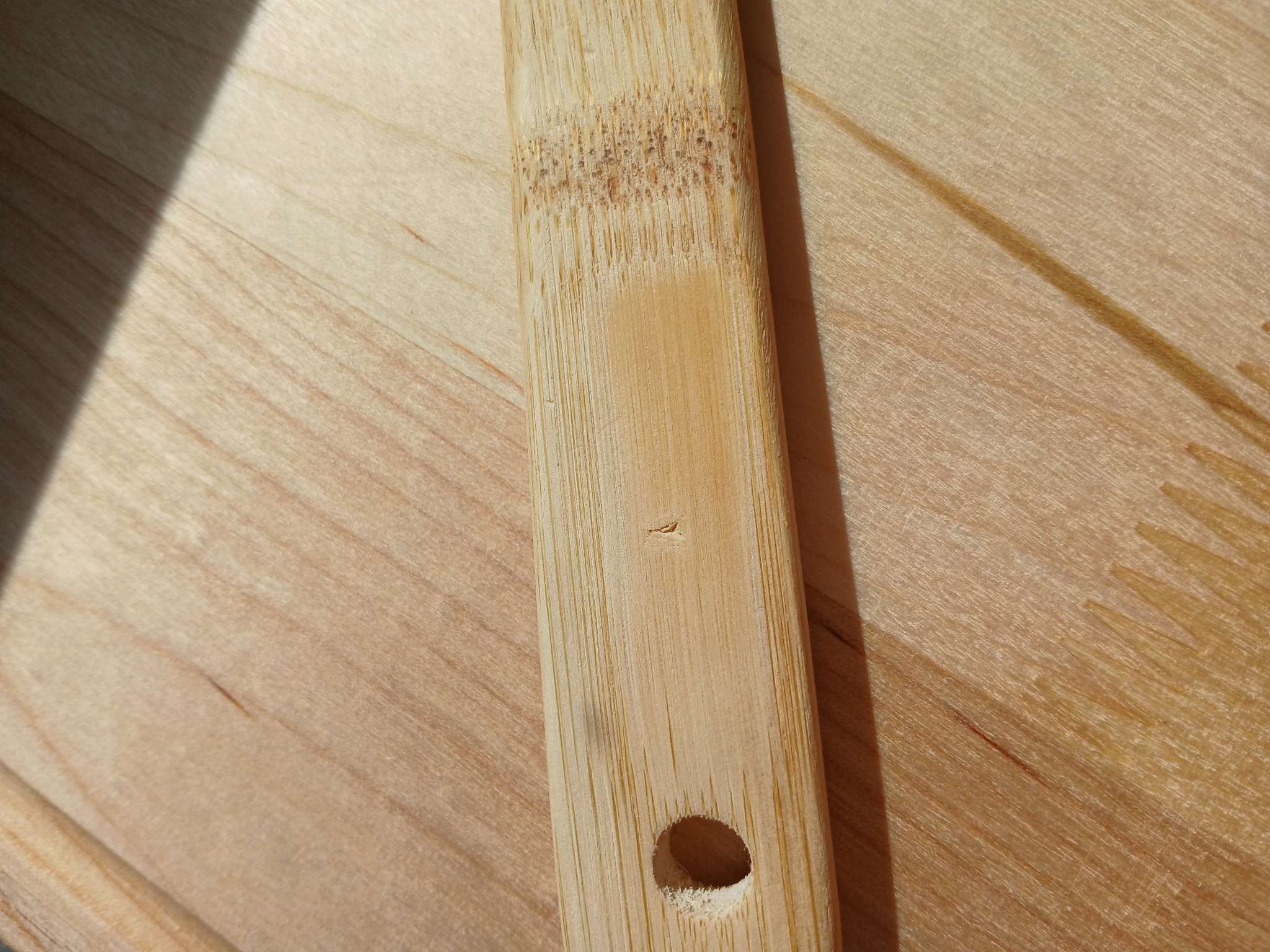 Фотография покупателя товара Подарочный набор деревянной посуды Adelica, доска разделочная, 2 лопатки, 29×18×1.8 см, масло в подарок 100 мл, берёза - Фото 2