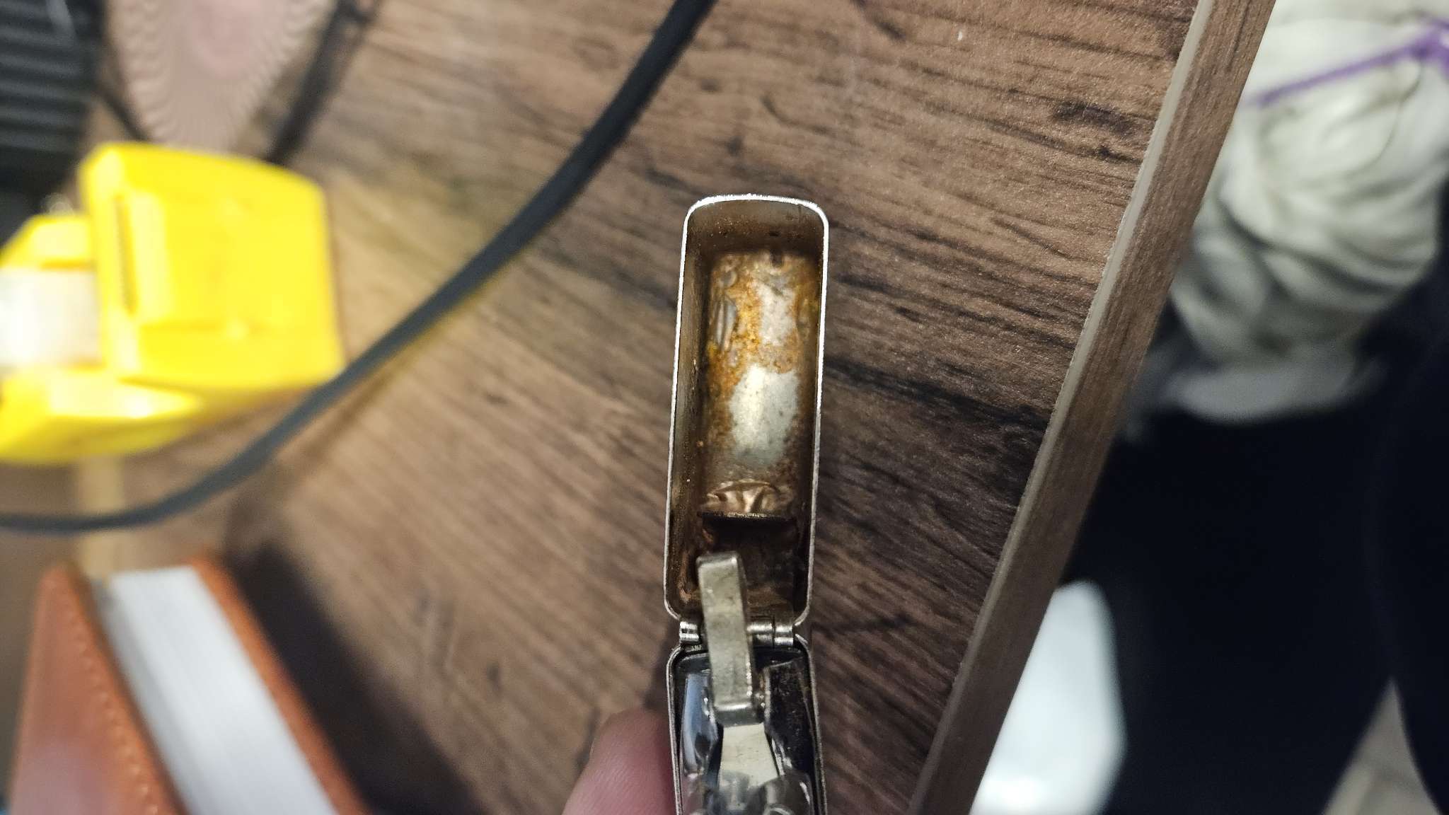 Фотография покупателя товара Зажигалка бензиновая «Классика», металлическая, 5.5×3.5 см - Фото 2