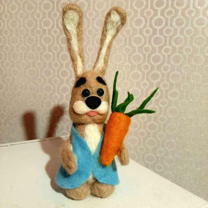 Фотография покупателя товара Набор для творчества. Игрушка из шерсти «Зайчик с морковкой» - Фото 1