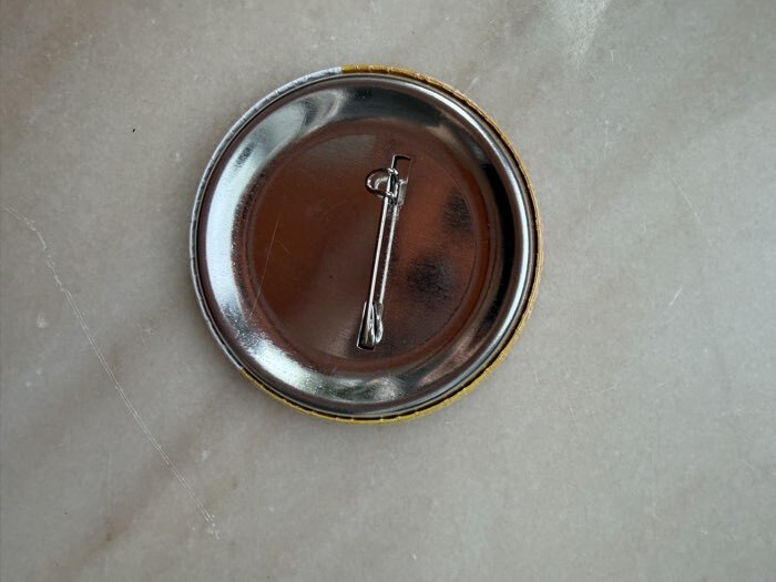 Фотография покупателя товара Значок на выпускной «Выпускник детского сада» 5.6 см, с лентой, Микки Маус - Фото 3