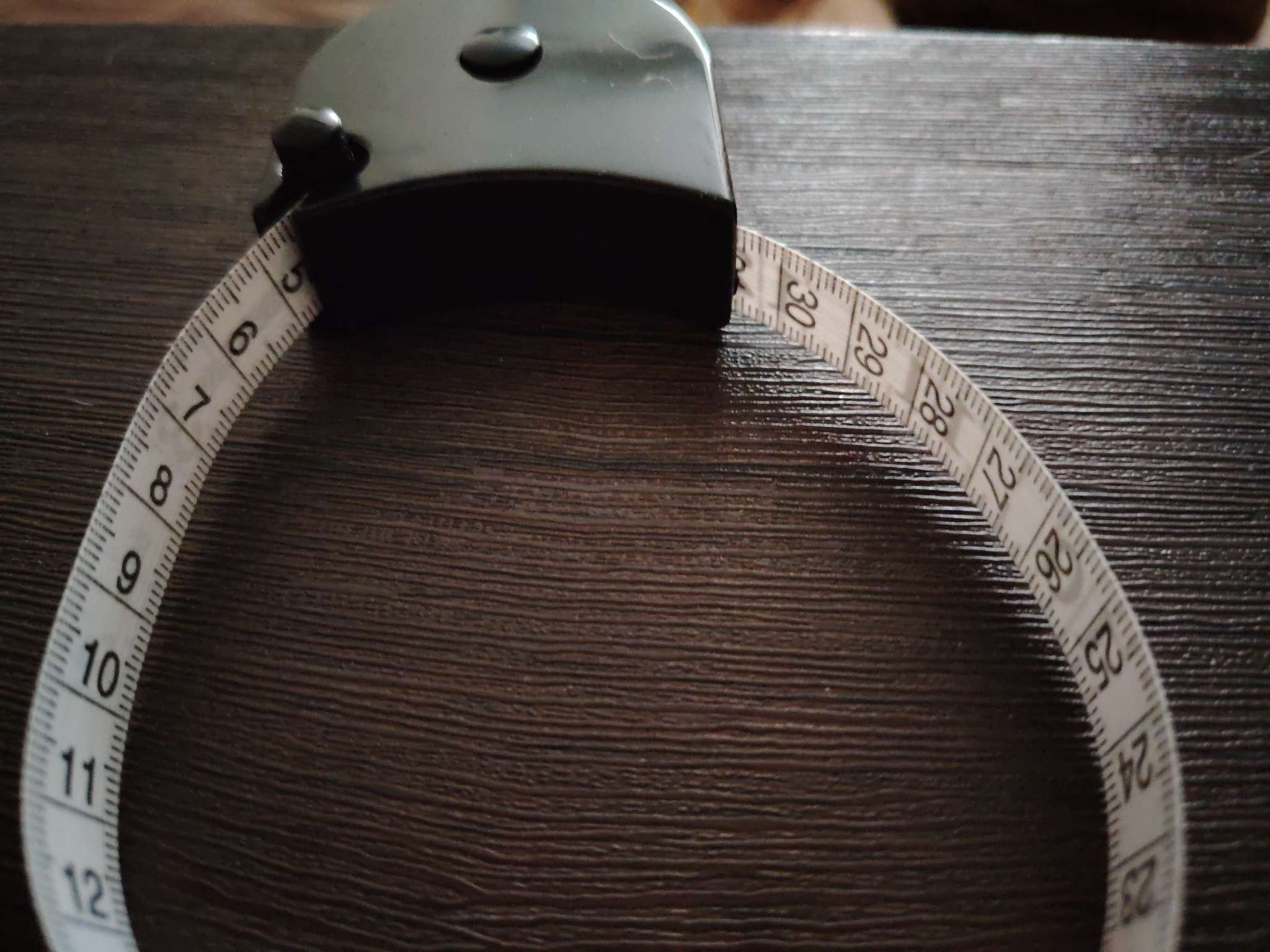 Фотография покупателя товара Рулетка для измерения объёмов тела портновская, 150 см (снаружи дюймы, внутри см), чёрная - Фото 2